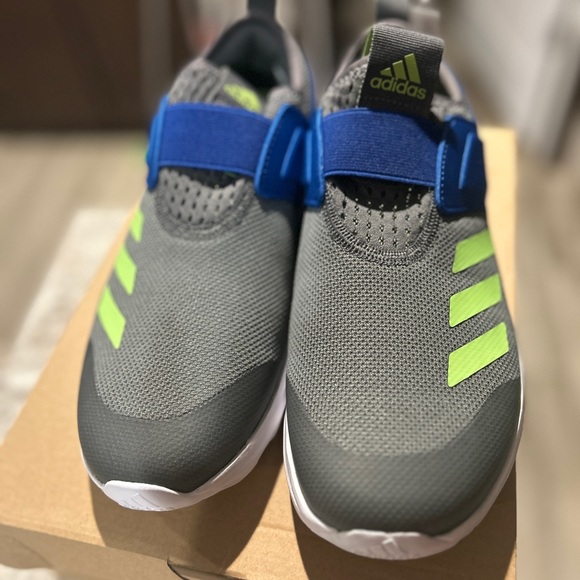 Boy’s Adidas ActiveRide J - Picture 3 of 9